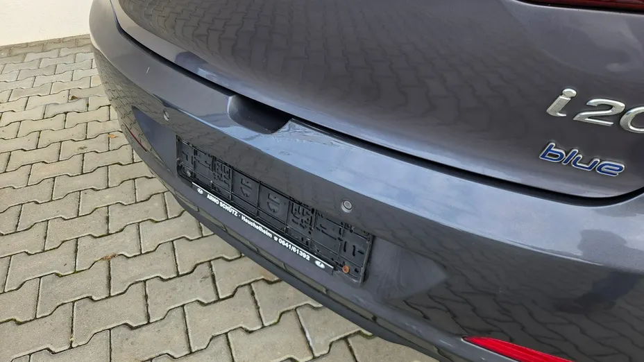 HYUNDAI i20 -