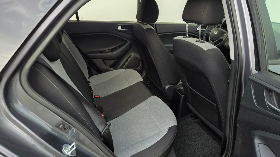 HYUNDAI i20 -