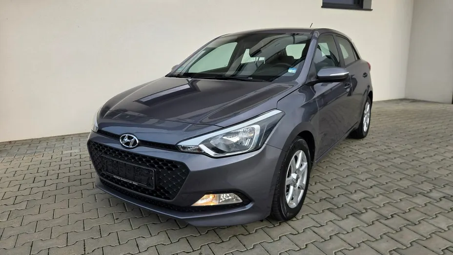 HYUNDAI i20 -