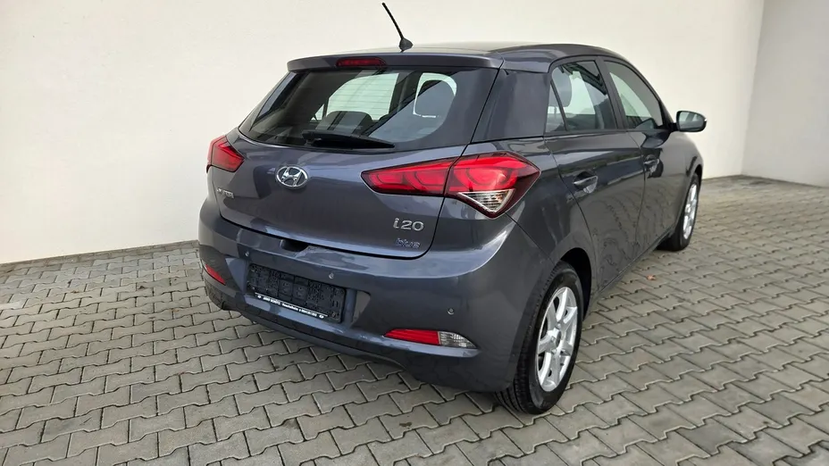 HYUNDAI i20 -