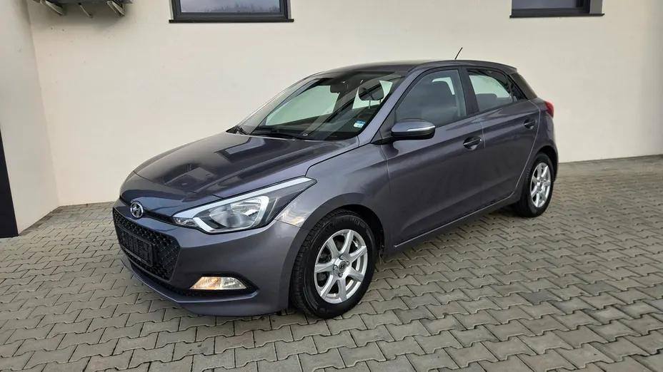 HYUNDAI i20 -