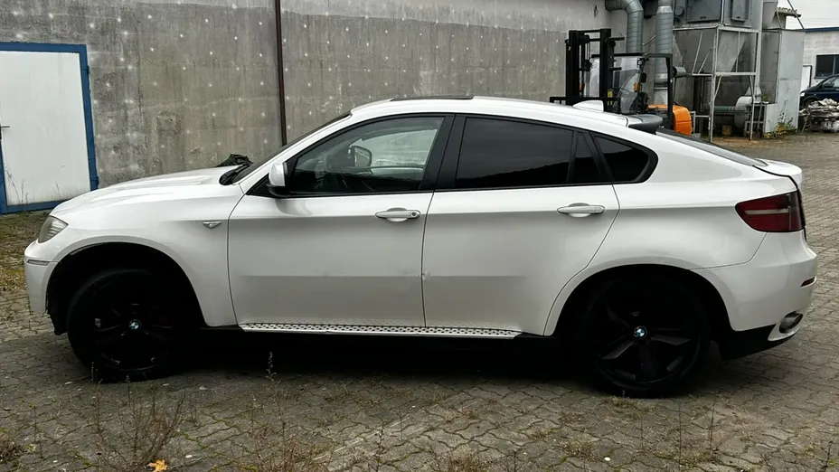 BMW X6 -