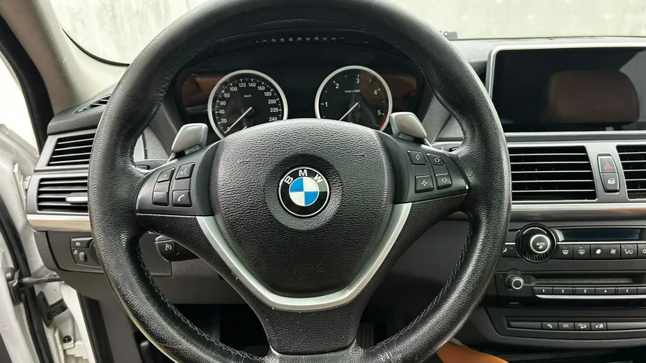BMW X6 -