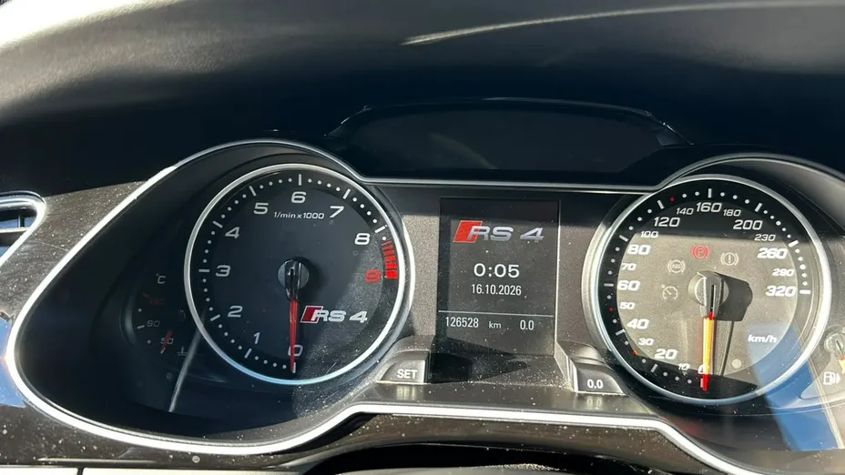 AUDI RS4 Avant -