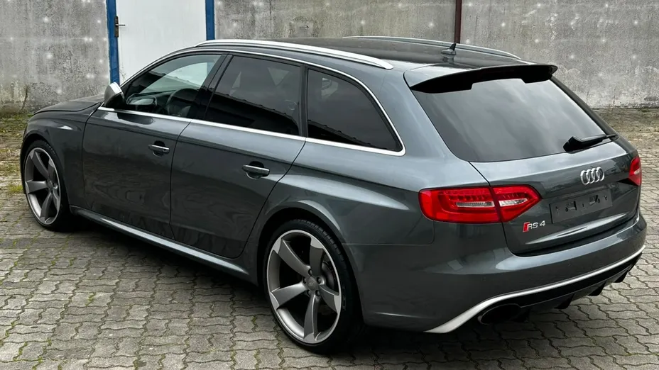 AUDI RS4 Avant -