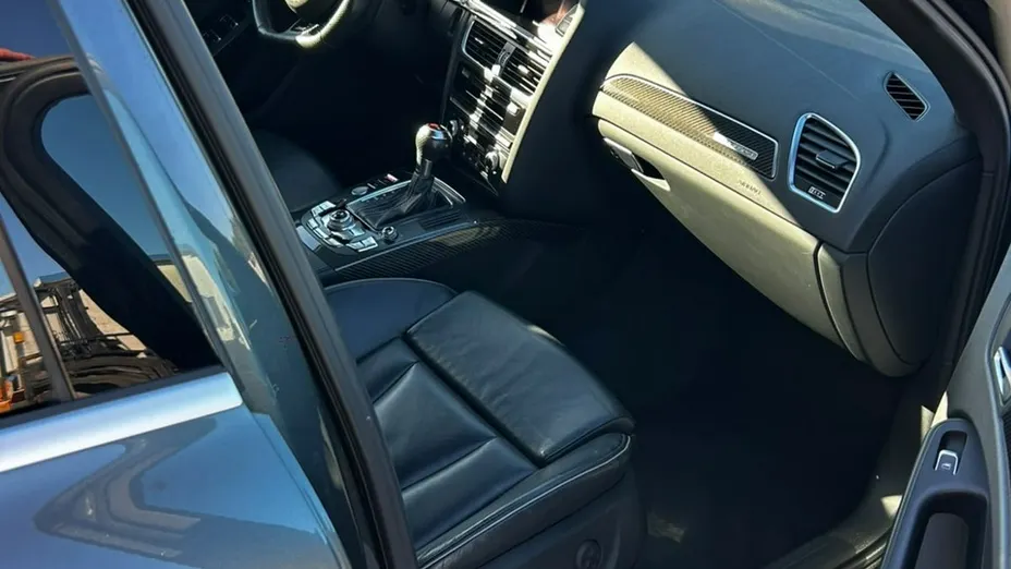 AUDI RS4 Avant -
