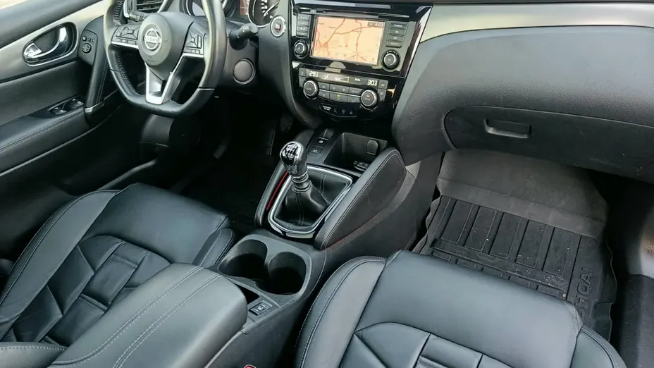 NISSAN Qashqai -