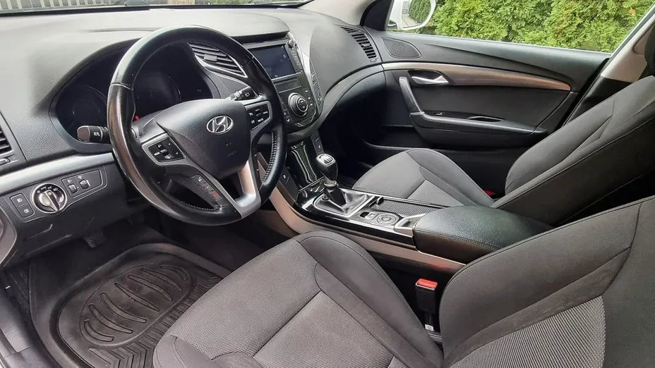 HYUNDAI i40 -