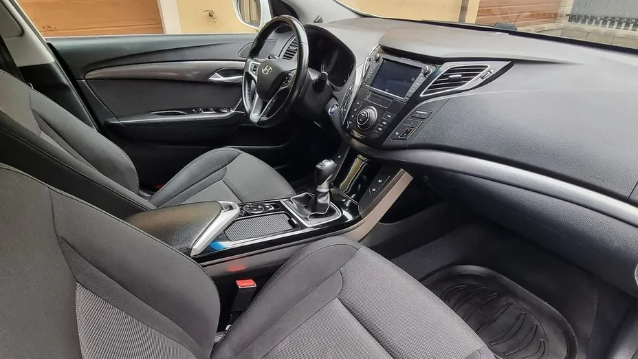HYUNDAI i40 -