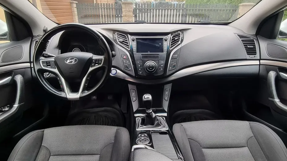 HYUNDAI i40 -