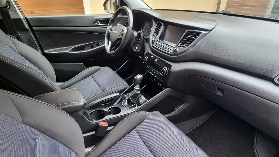 HYUNDAI Tucson -
