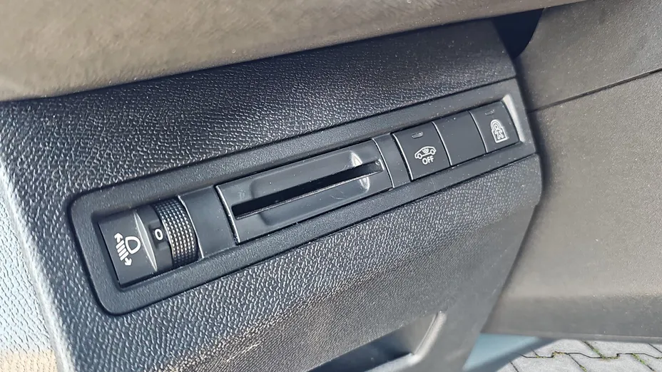 PEUGEOT 5008 5008 1.6 PureTech Allure S&S EAT8