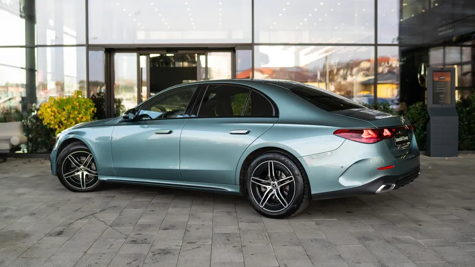 MERCEDES-BENZ E Klasa E 220 d mHEV 4-Matic AMG 9G-Tronic