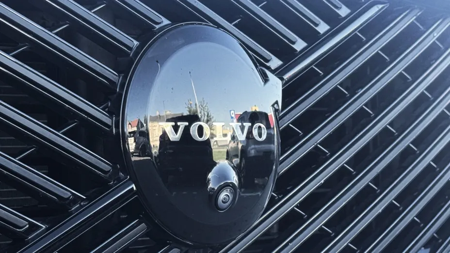 VOLVO XC60 XC60 T8 Plug-In Hybrid AWD Ultra Black Edition aut
