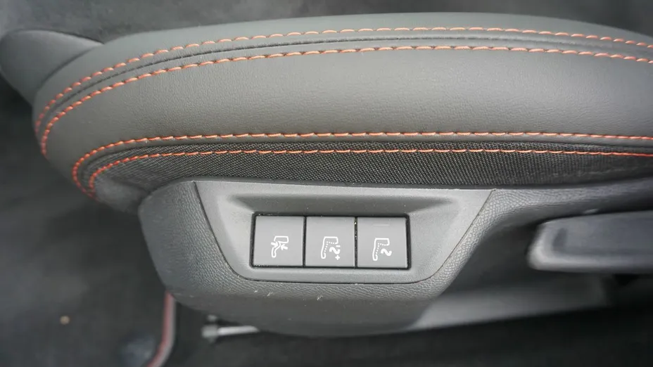 PEUGEOT 308 -