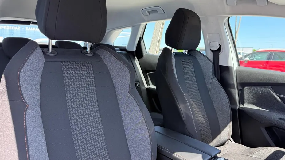 PEUGEOT 3008 -