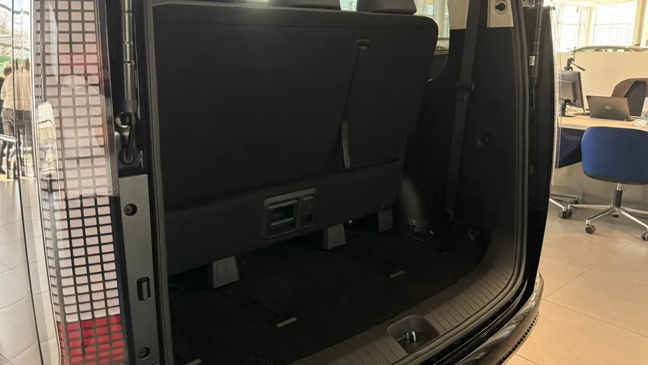 HYUNDAI Staria Staria 1.6 T-GDI HEV Luxury aut Nowy