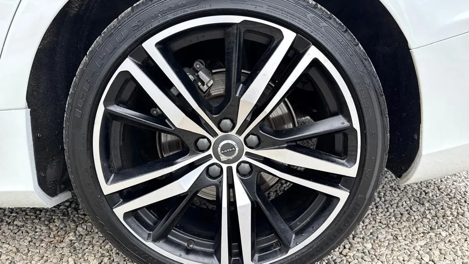 VOLVO V60 -