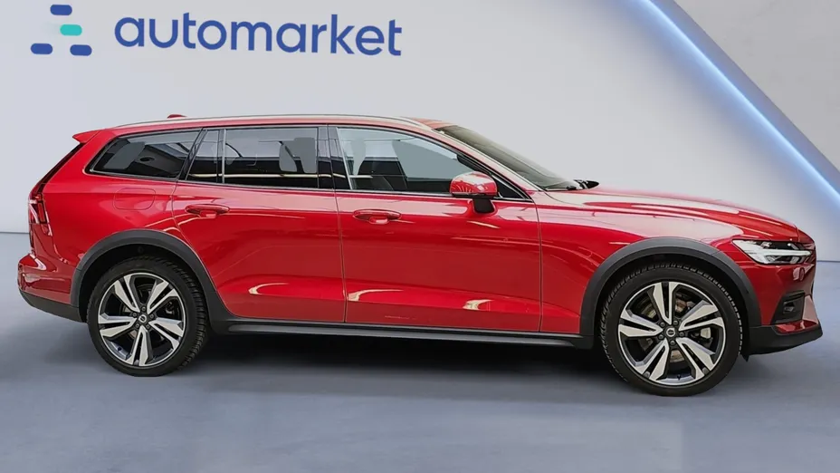 VOLVO V60 V60 CC Plus B5 B AWD aut