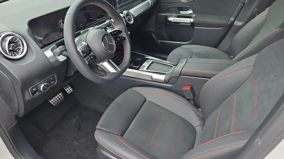 MERCEDES-BENZ GLB GLB 200 d AMG Line 8G-DCT