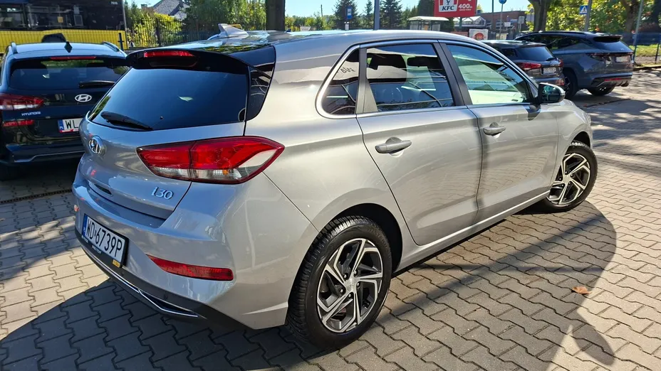 HYUNDAI i30 -
