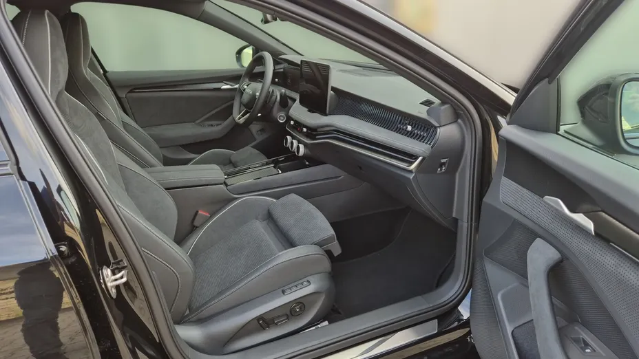 SKODA Superb Superb 2.0 TSI Sportline DSG Nowy