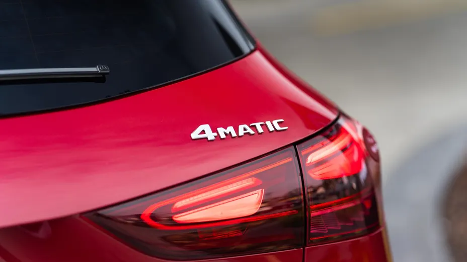 MERCEDES-BENZ GLA GLA 200 mHEV AMG Line 7G-DCT