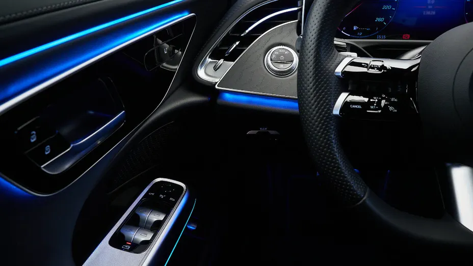 MERCEDES-BENZ E Klasa E 220 d mHEV 4-Matic AMG 9G-Tronic