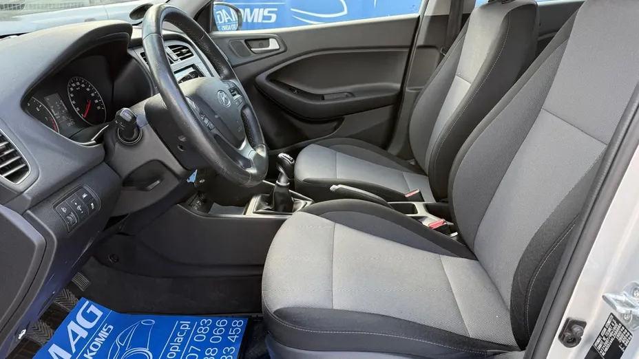HYUNDAI i20 -