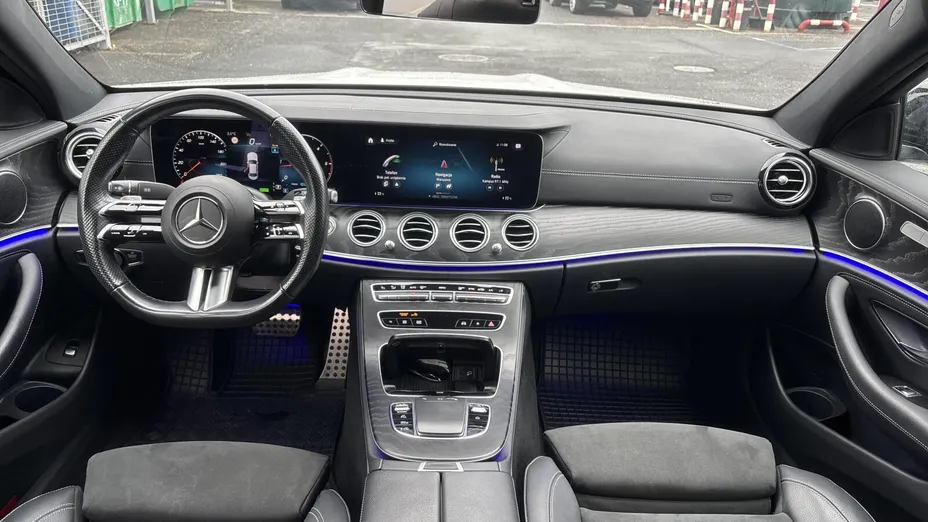 MERCEDES-BENZ E Klasa E 220 d 4-Matic AMG/Avantgarde