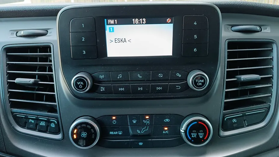 FORD Transit Custom Transit Custom 320 L2H1 Ambiente (bryg.)