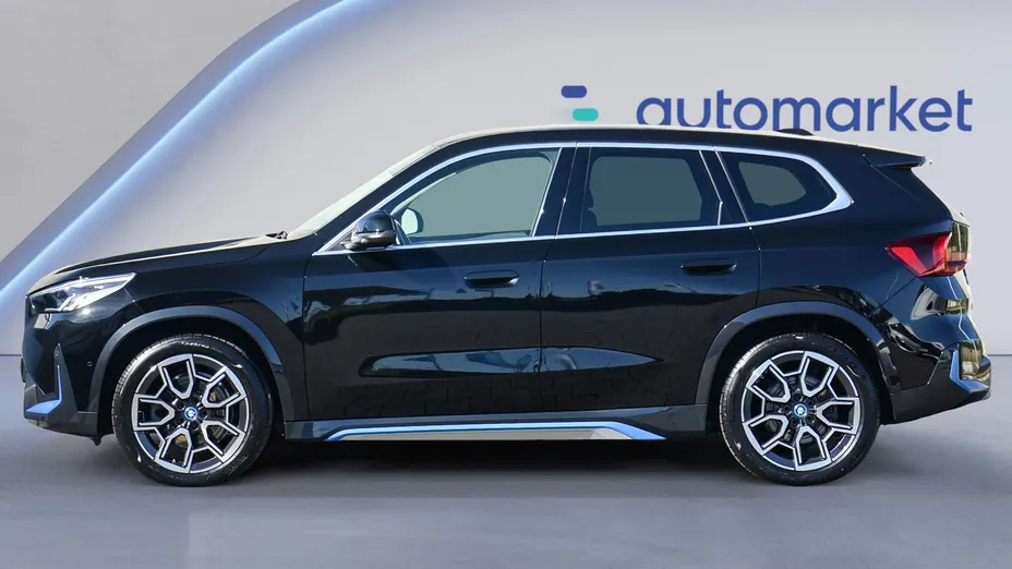BMW iX1 iX1 xDrive30 66.5kWh xLine