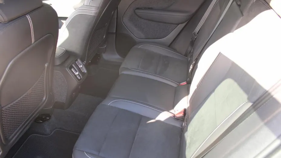 VOLVO XC40 XC40 B3 Plus Dark aut