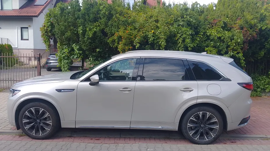 MAZDA CX-90 -