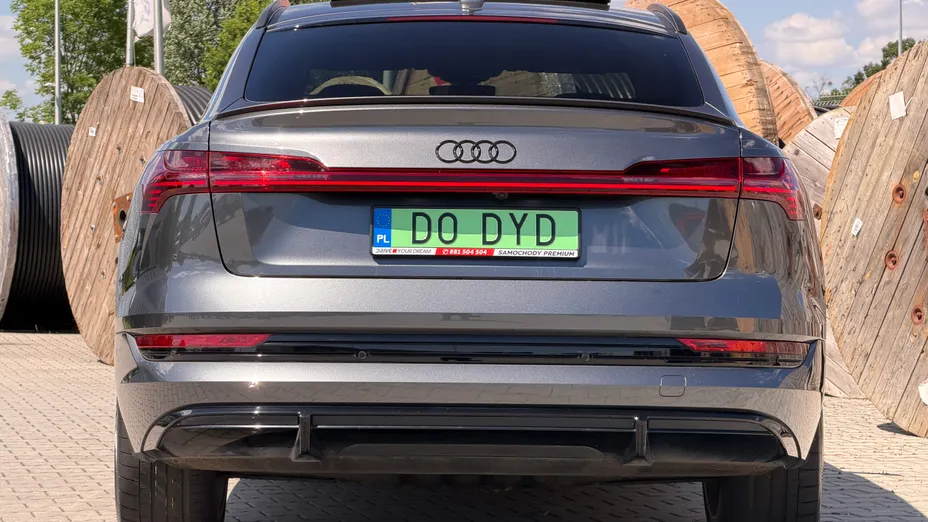 AUDI e-tron Sportback -