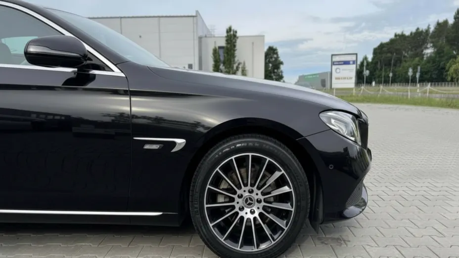 MERCEDES-BENZ E Klasa E 200 9G-TRONIC
