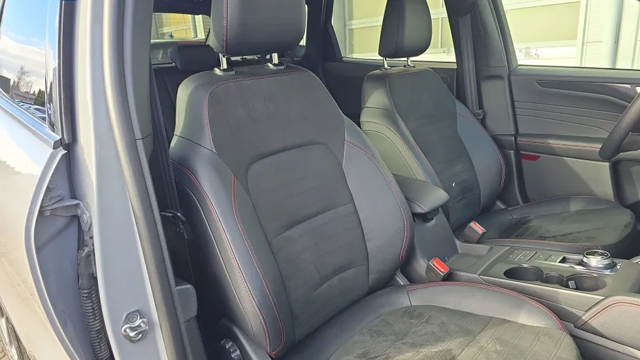 FORD Kuga Kuga 2.5 FHEV FWD Graphite Tech Edition e-CVT