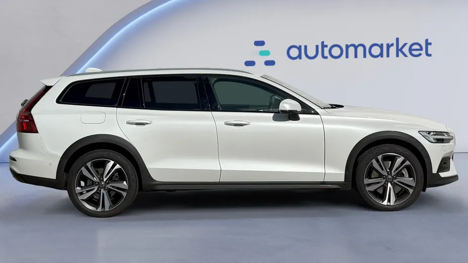 VOLVO V60 V60 CC Plus B5 B AWD aut