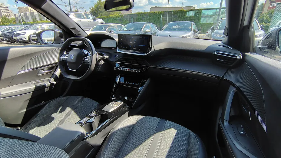 PEUGEOT 2008 2008 1.2 PureTech Allure S&S EAT8