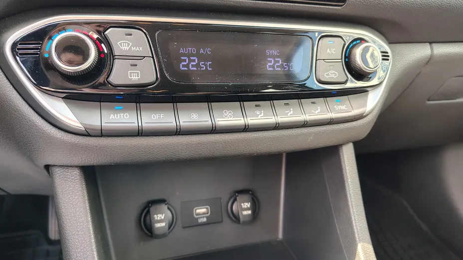 HYUNDAI i30 i30 1.5 T-GDI 48V Smart