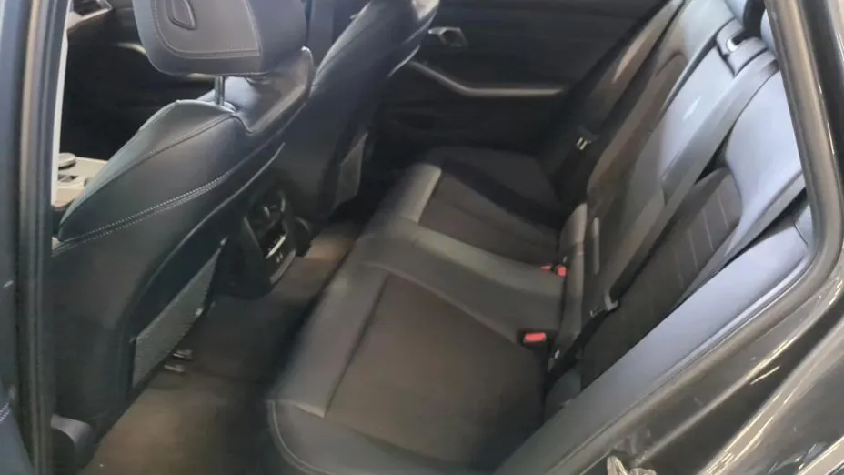 BMW Seria 3 318i Sport Line aut