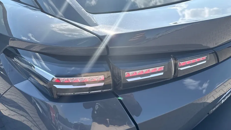 PEUGEOT 408 408 1.2 PureTech Allure S&S EAT8