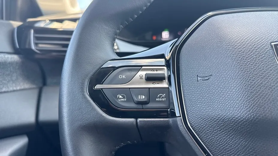 PEUGEOT 408 408 1.2 PureTech Allure S&S EAT8