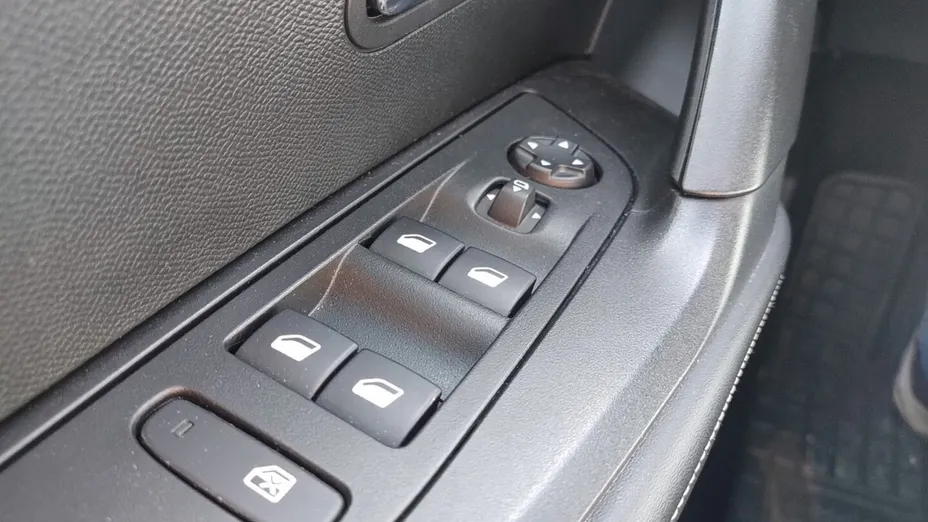 PEUGEOT 2008 2008 1.2 PureTech Allure S&S EAT8