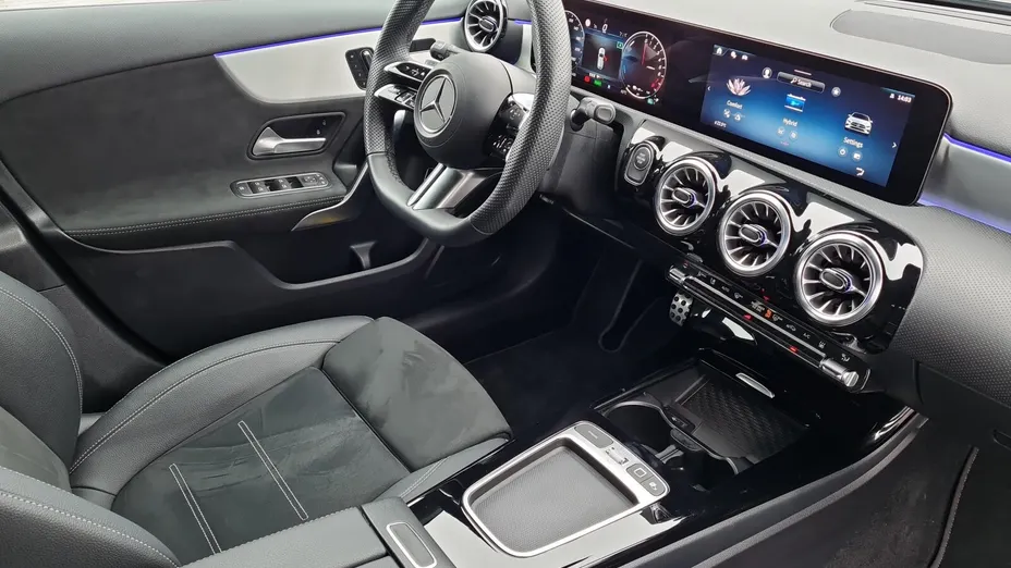 MERCEDES-BENZ A Klasa A 250 e PHEV AMG Line 8G-DCT