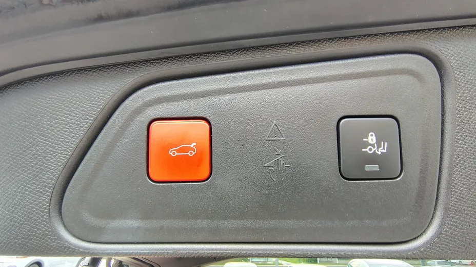 PEUGEOT 3008 3008 1.2 PureTech Allure Pack S&S EAT8