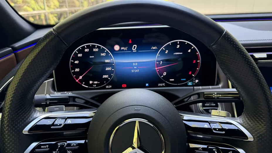 MERCEDES-BENZ E Klasa E 220 d mHEV 4-Matic AMG 9G-Tronic