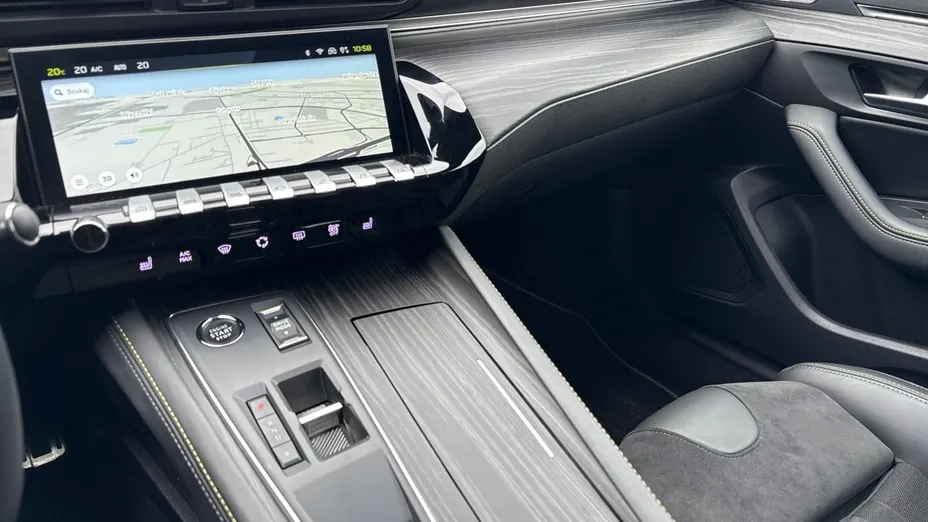 PEUGEOT 508 508 1.6 PureTech HYbrid4 Peugeot Sport Engineered EAT8