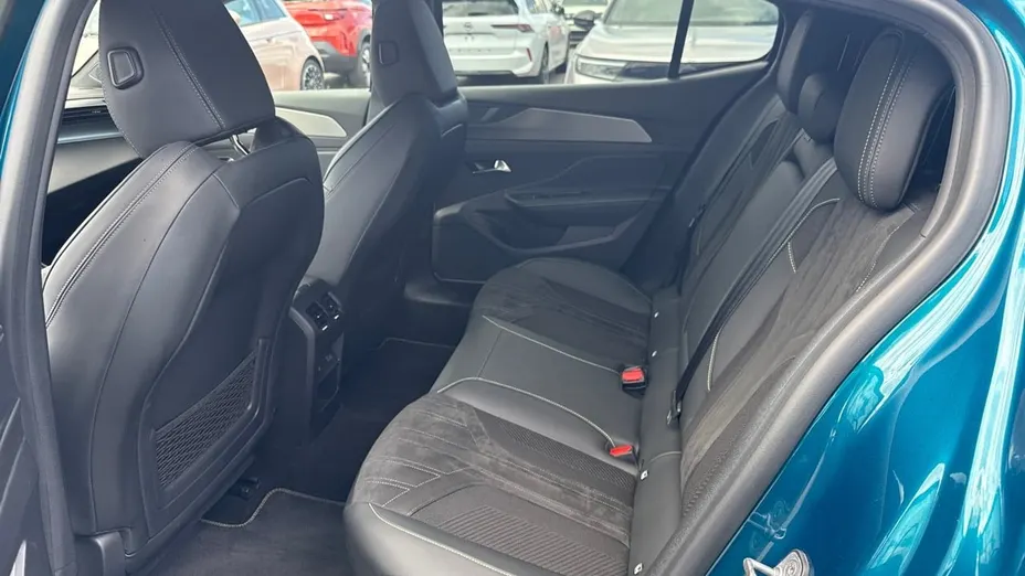 PEUGEOT 408 408 1.6 Plug-In Hybrid 225 GT EAT8