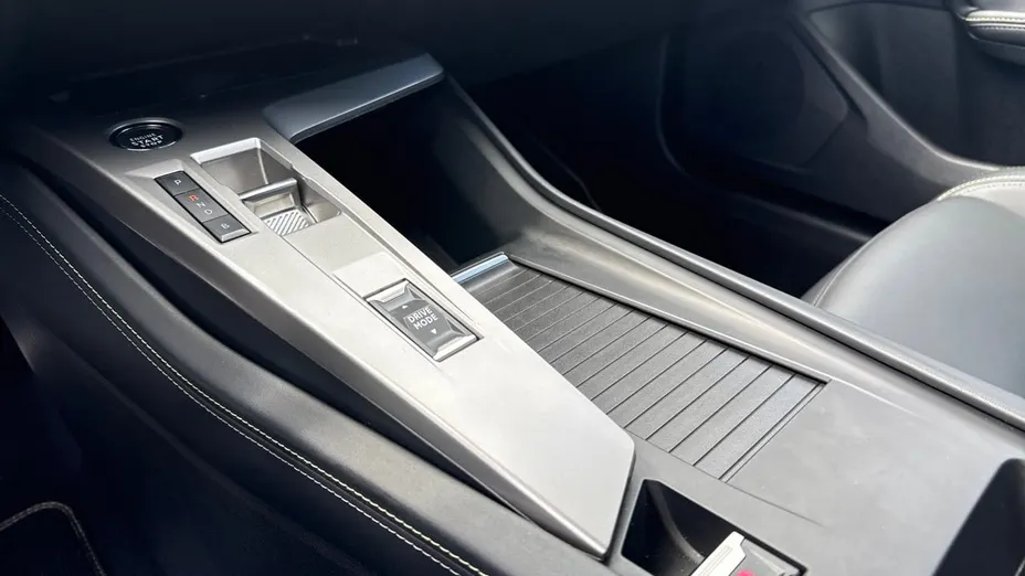 PEUGEOT 408 408 1.6 Plug-In Hybrid 225 GT EAT8
